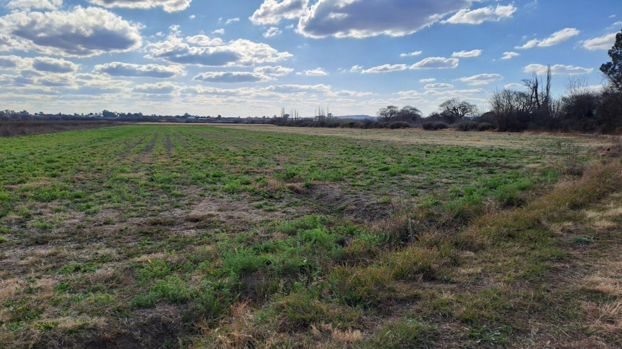 8 Bedroom Property for Sale in Potchefstroom Rural North West